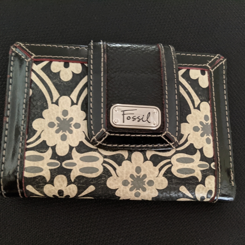 FOSSIL wallet
